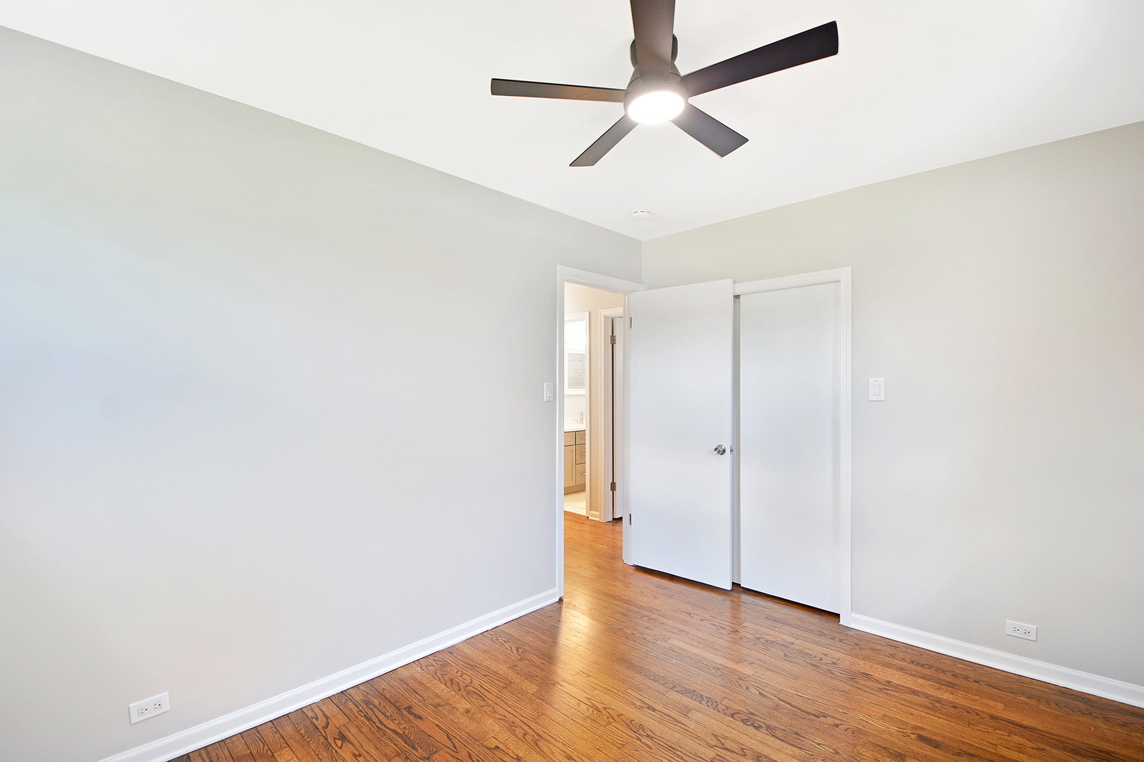 7048 Emerson Street Property Photo 18