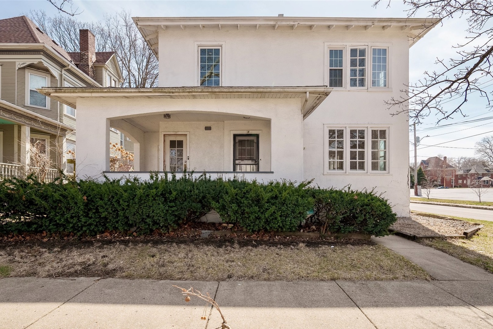 601 E Washington Street Property Photo