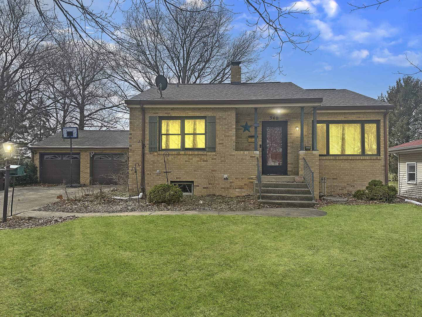 340 Illinois Drive Property Photo