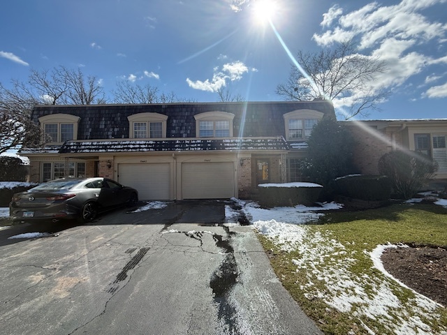 19w147 Avenue Royal Property Photo