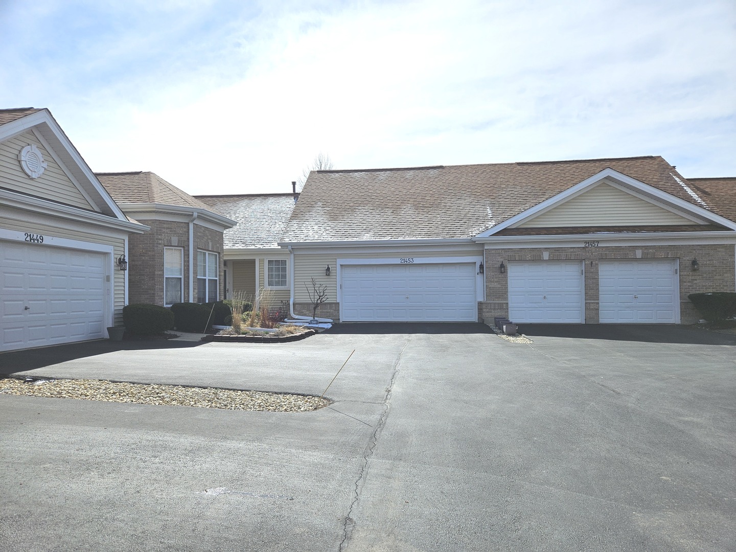 21453 W Juniper Court Property Photo