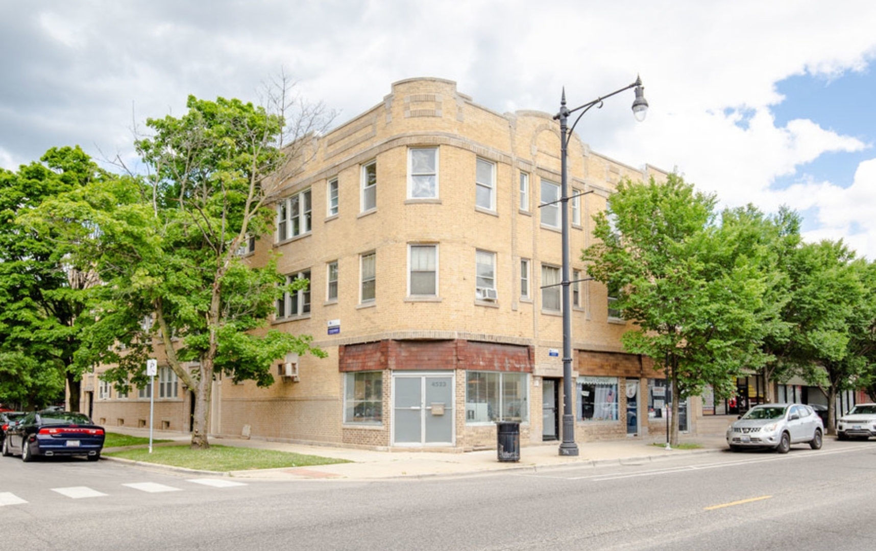 5135 W Windsor Avenue 2w Property Photo