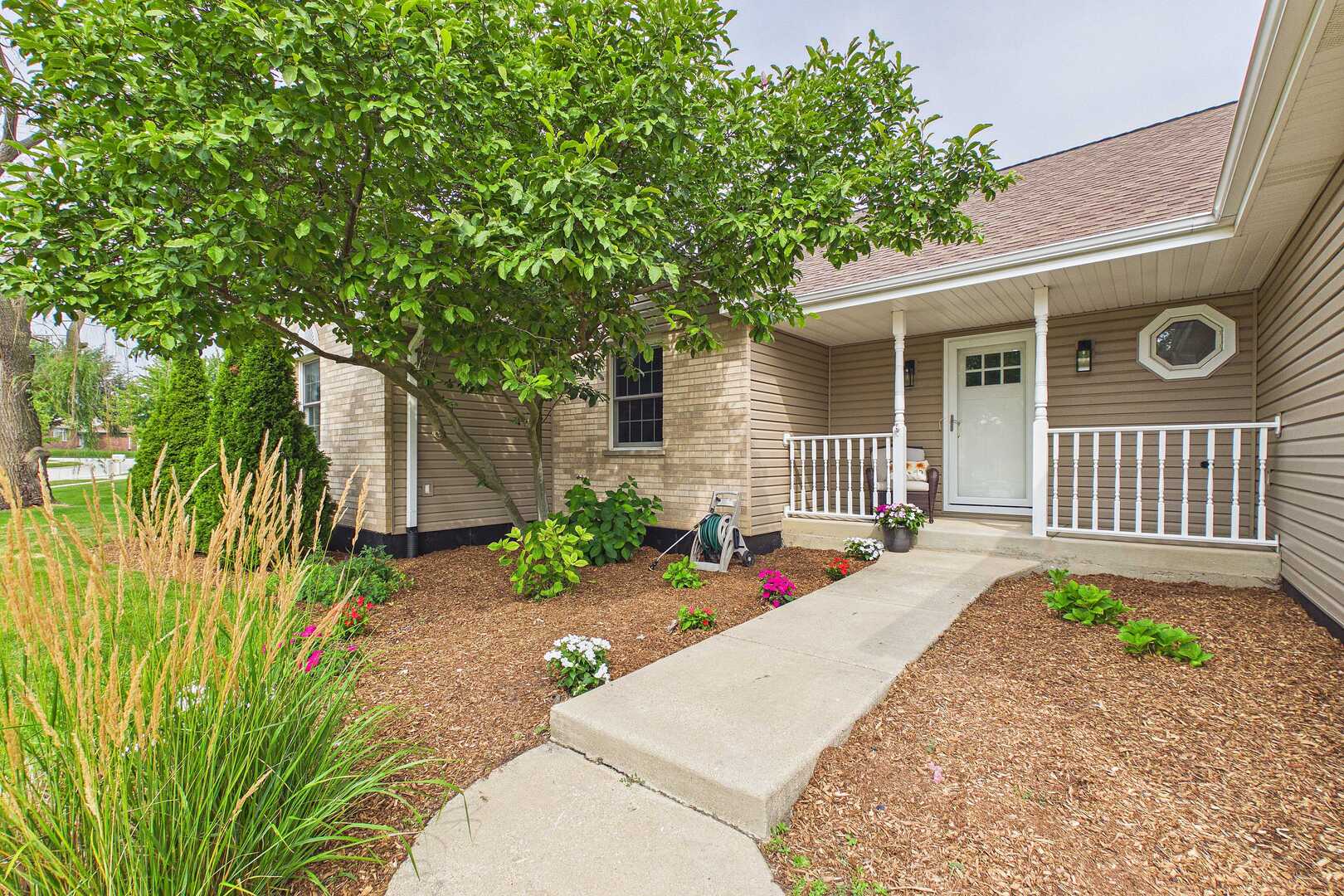 9260 Elm Avenue Property Photo 3
