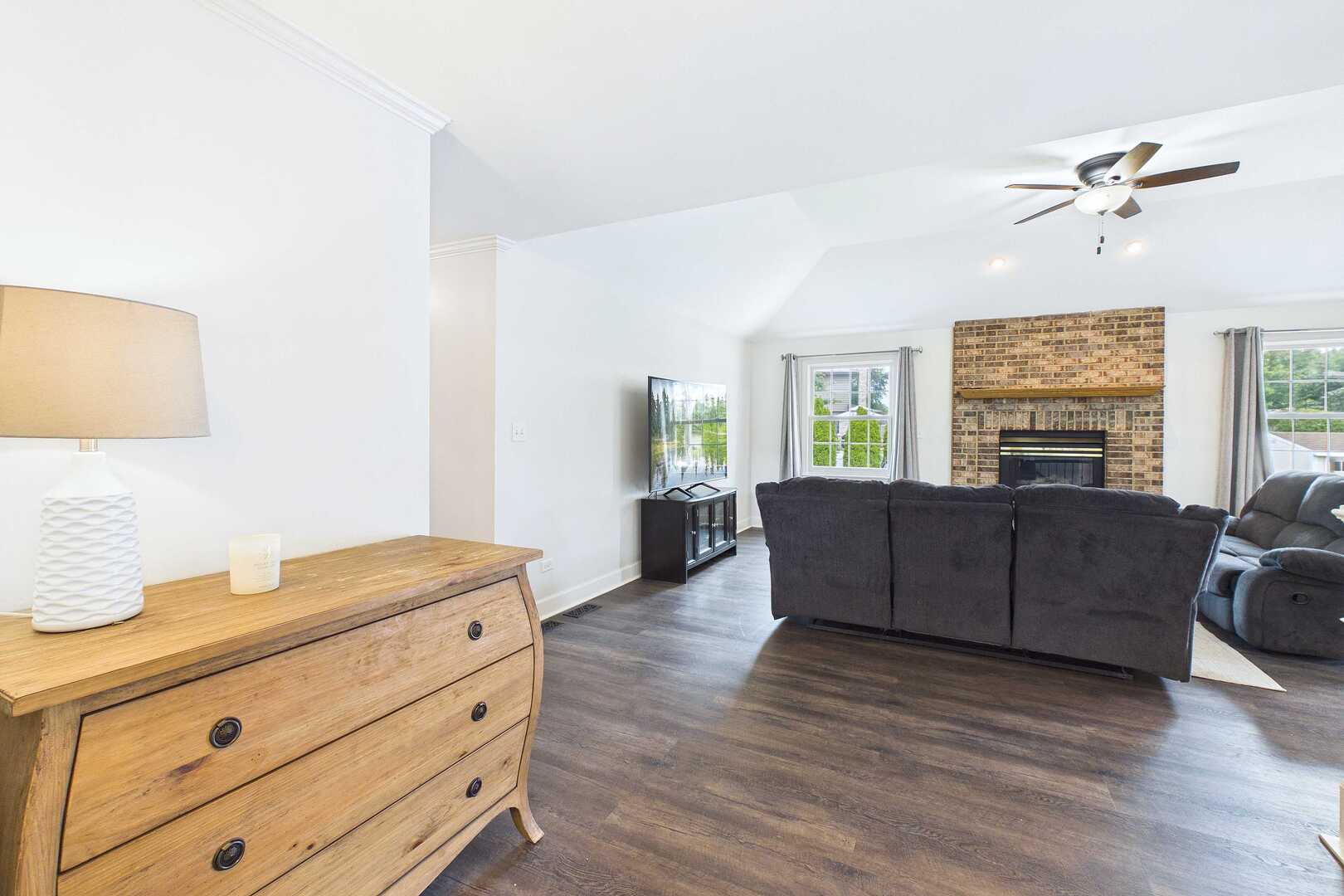 9260 Elm Avenue Property Photo 6