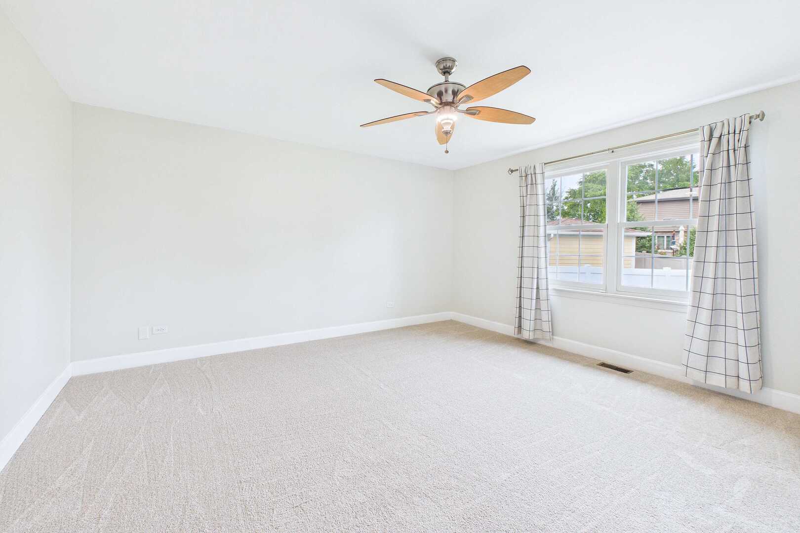 9260 Elm Avenue Property Photo 20