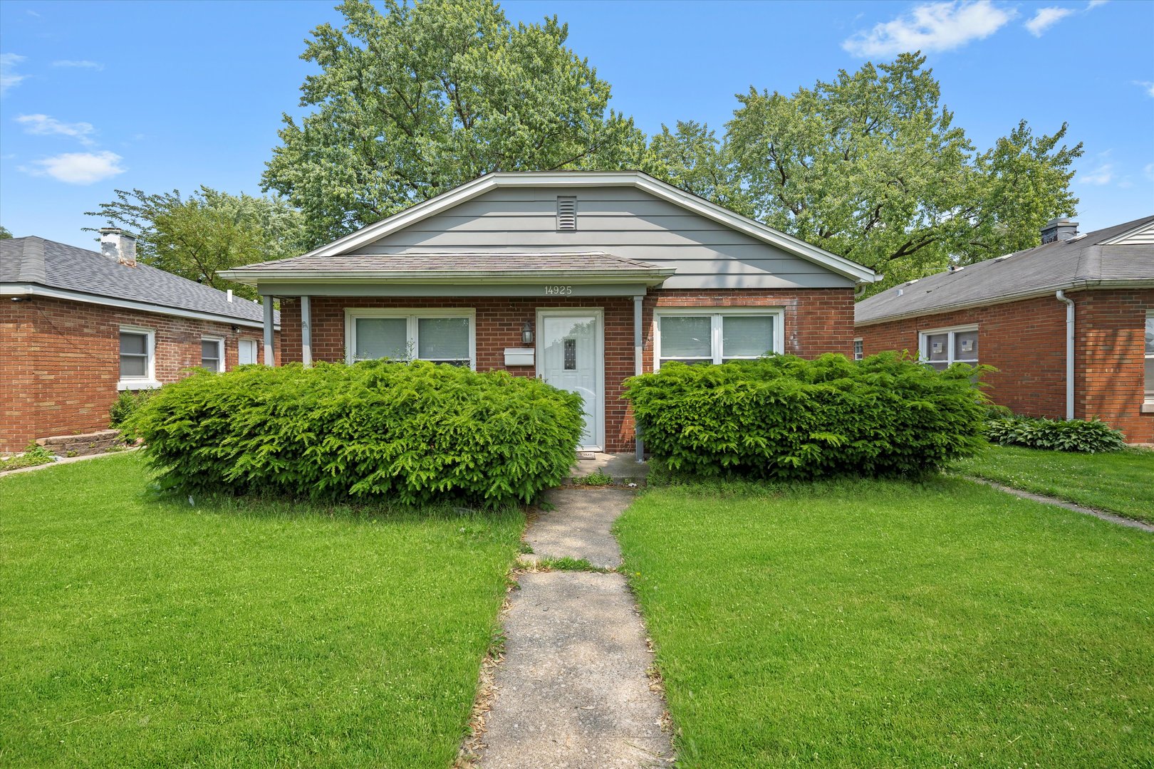 14925 Oak Street Property Photo 1