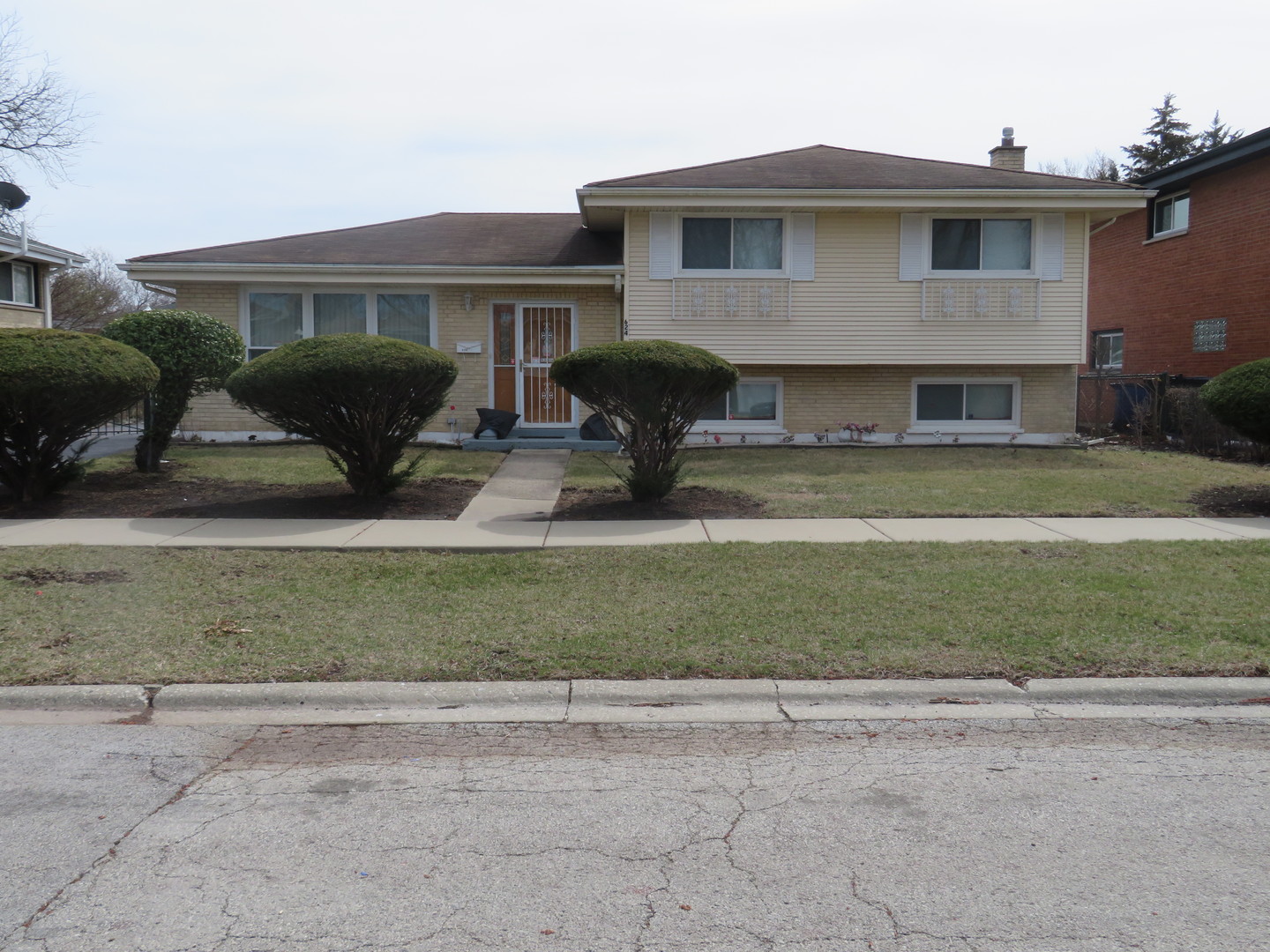 624 W Forest Preserve Dr Property Photo