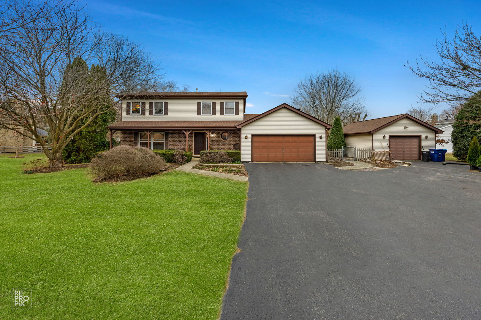 4n535 Foxfield Drive Property Photo 1