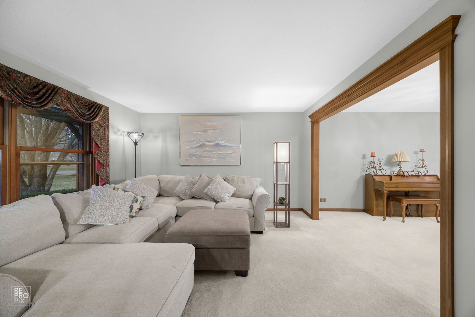 4n535 Foxfield Drive Property Photo 3