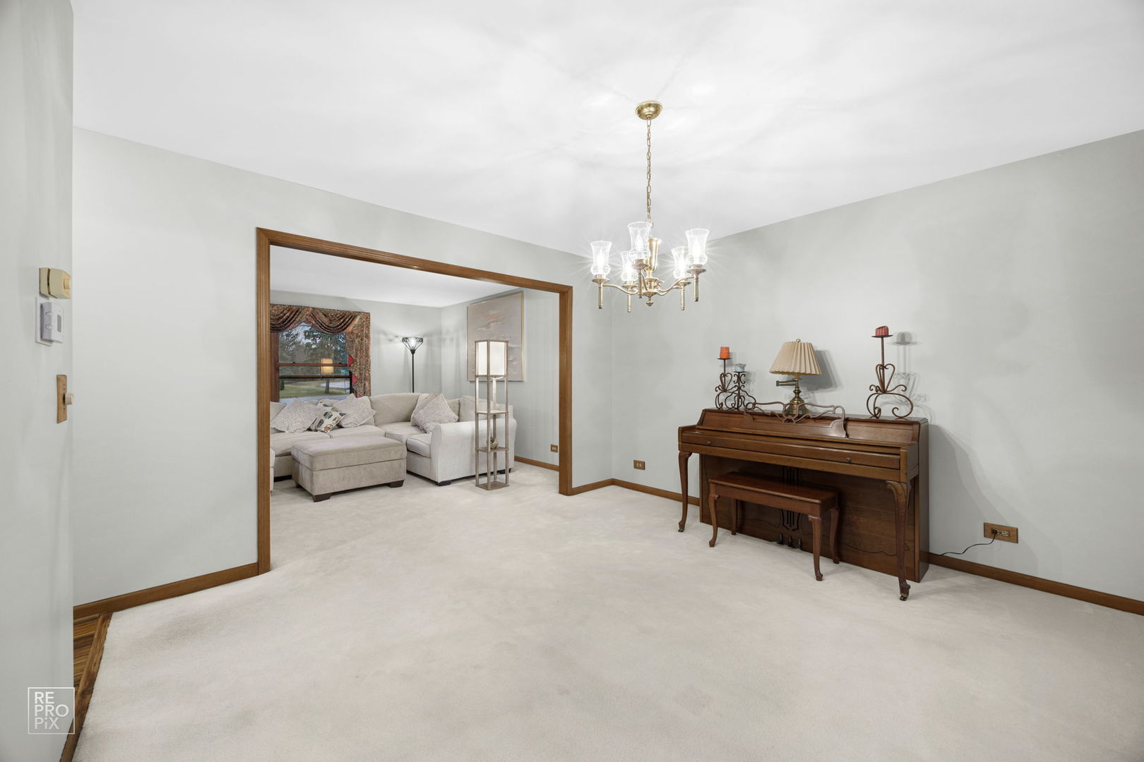 4n535 Foxfield Drive Property Photo 5