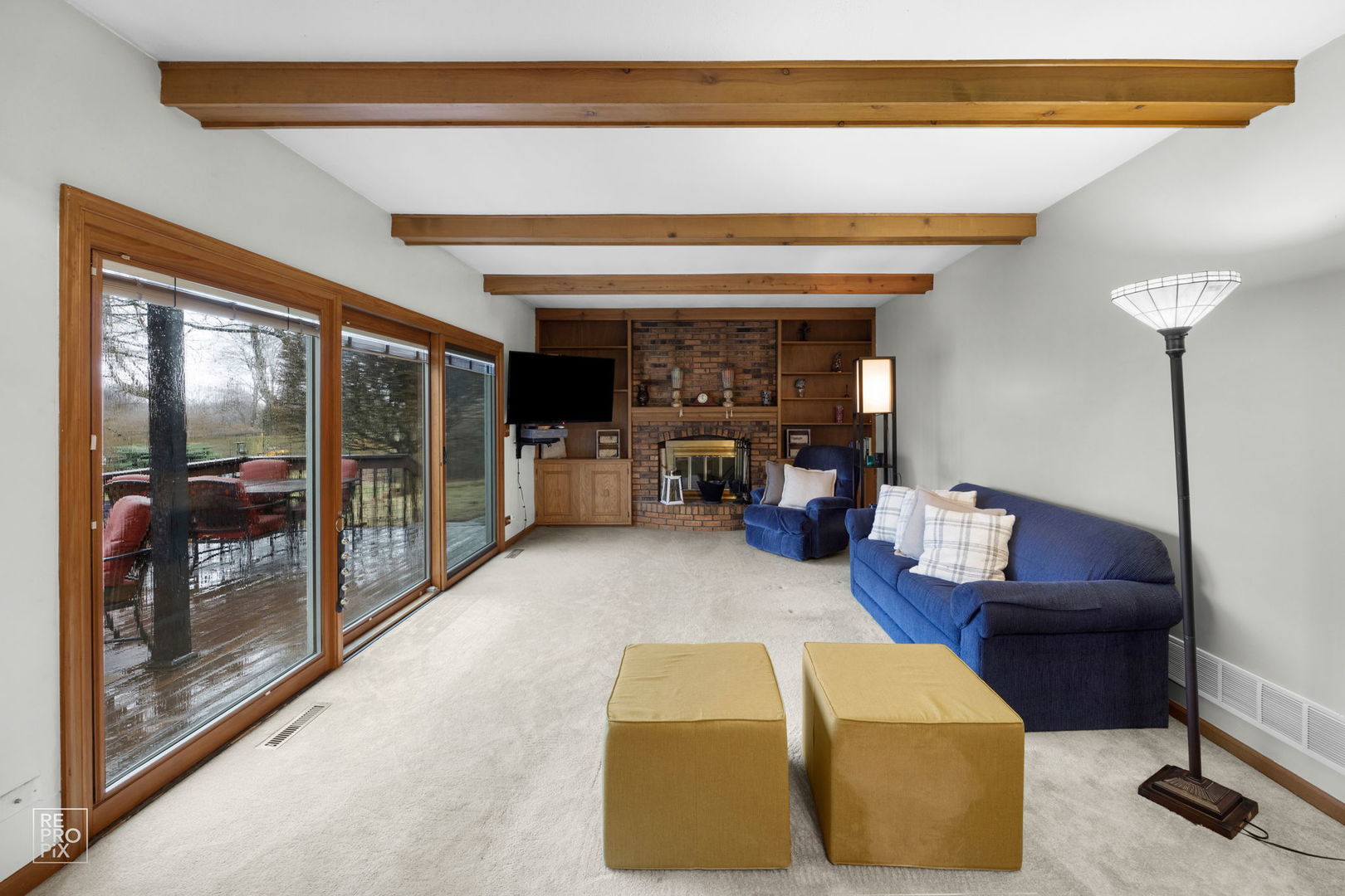 4n535 Foxfield Drive Property Photo 11