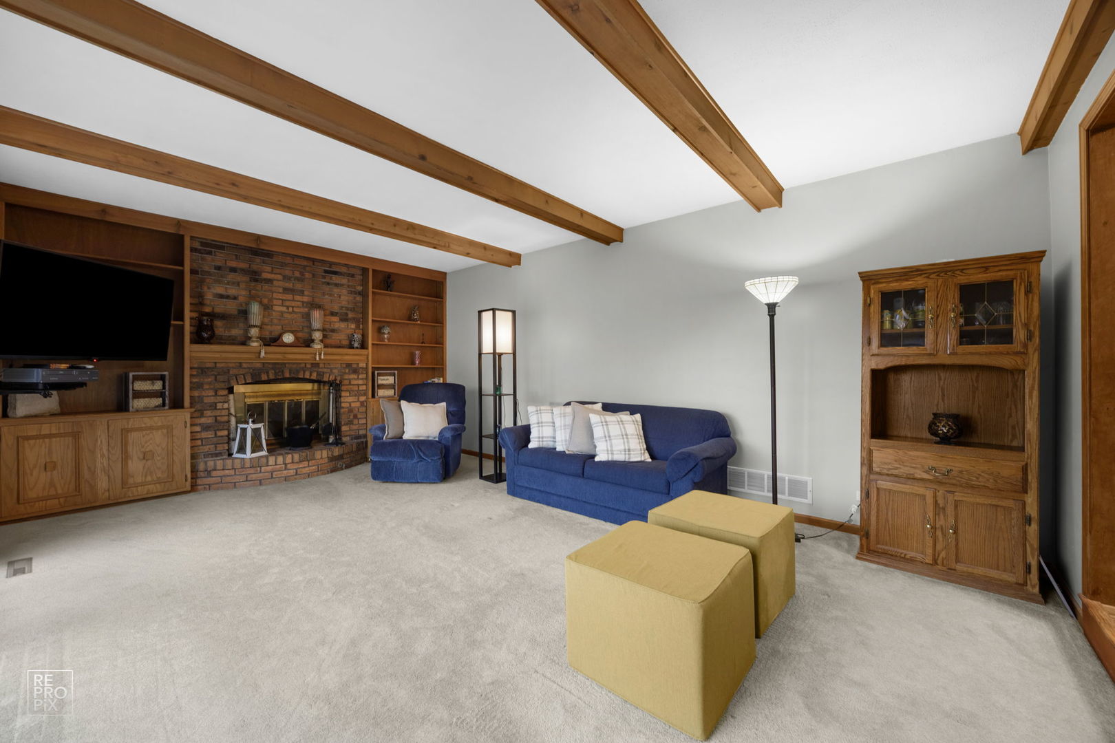 4n535 Foxfield Drive Property Photo 12