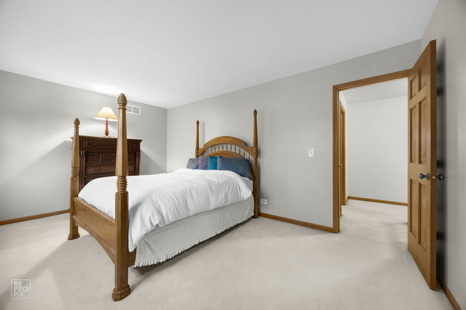 4n535 Foxfield Drive Property Photo 18