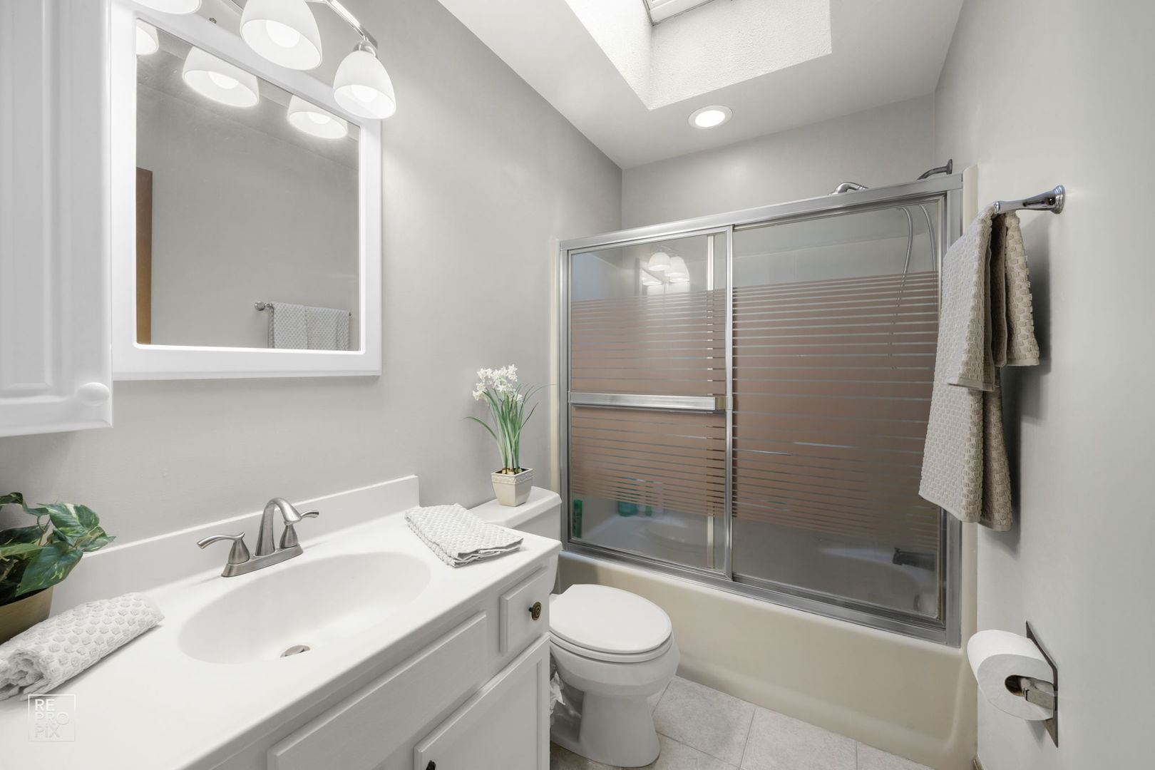 4n535 Foxfield Drive Property Photo 22