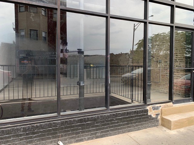 2003 W Cermak Road Property Photo 1