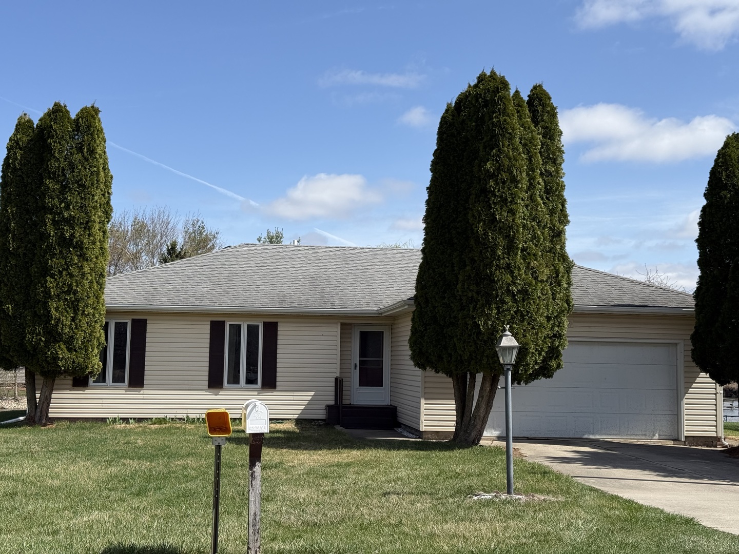22500 1075 N Avenue Property Photo