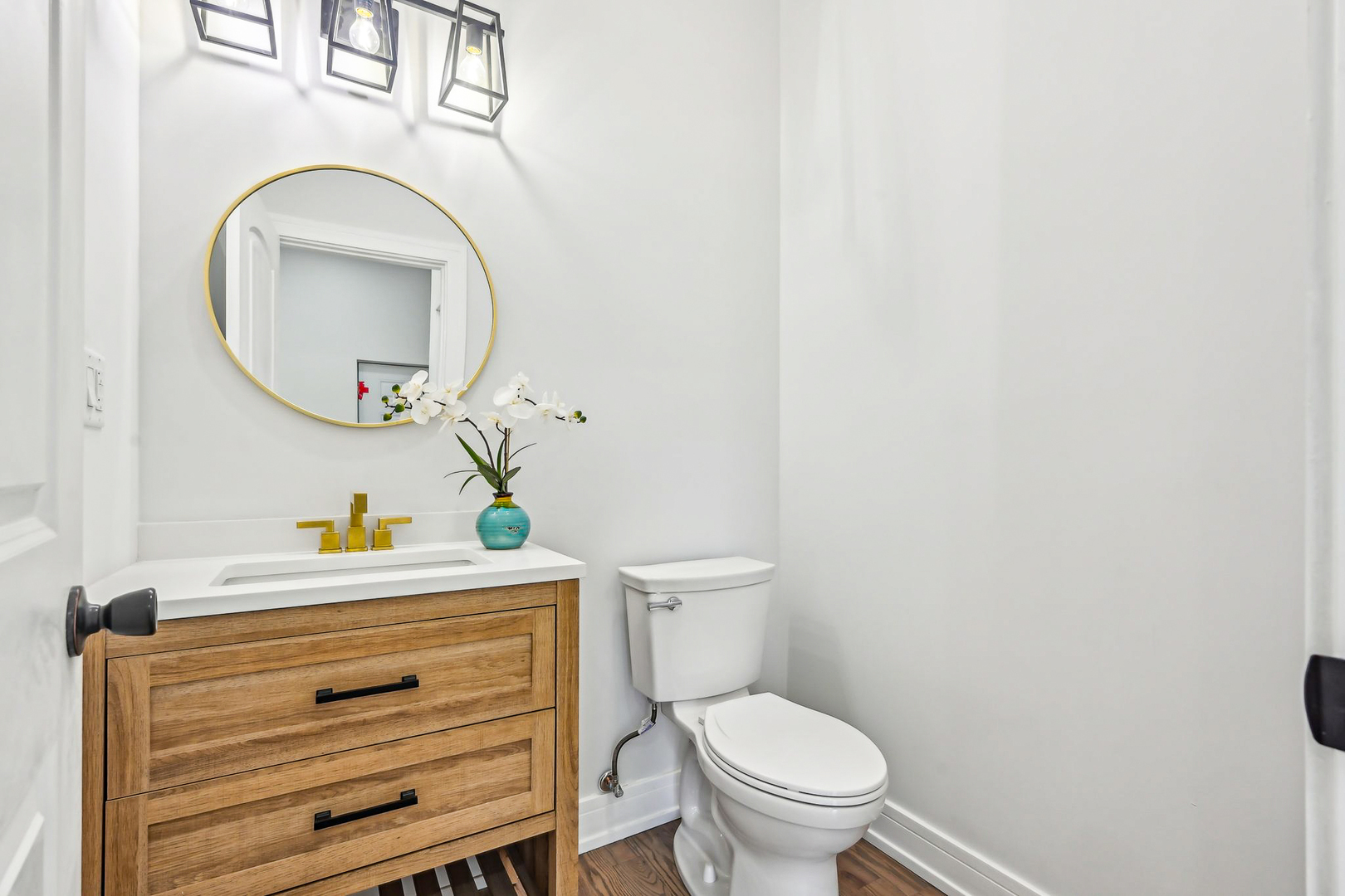 940 N Karlov Avenue Property Photo 18