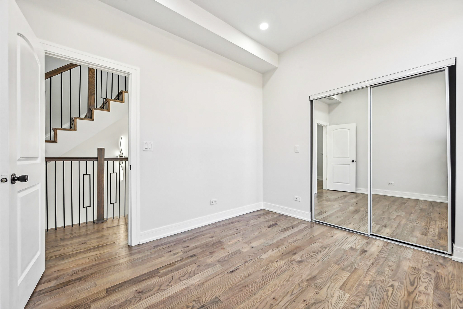 940 N Karlov Avenue Property Photo 33