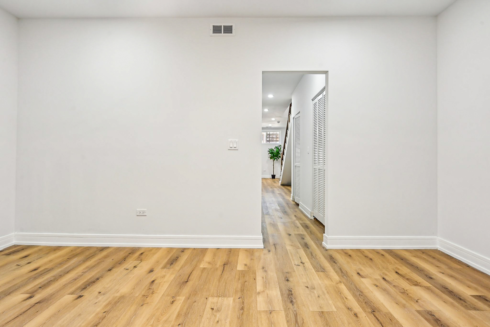 940 N Karlov Avenue Property Photo 42