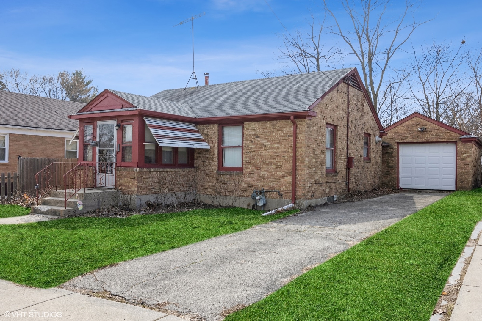 673 Slade Avenue Property Photo