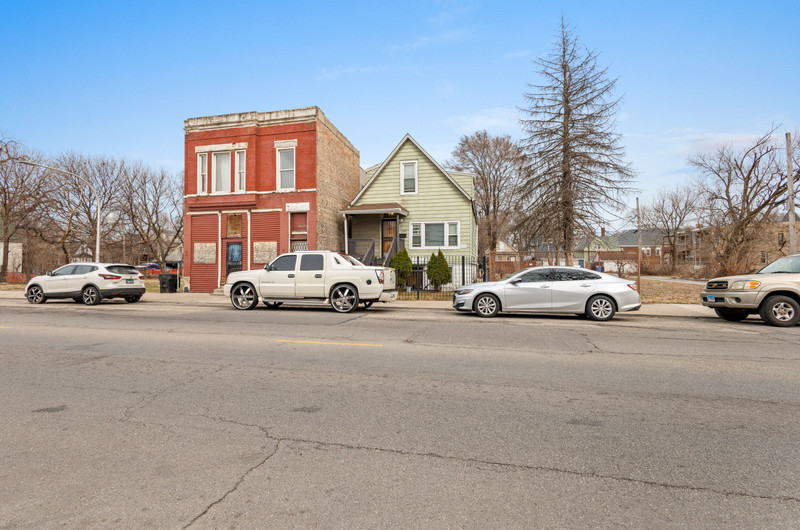 6037 S Racine Avenue Property Photo 1