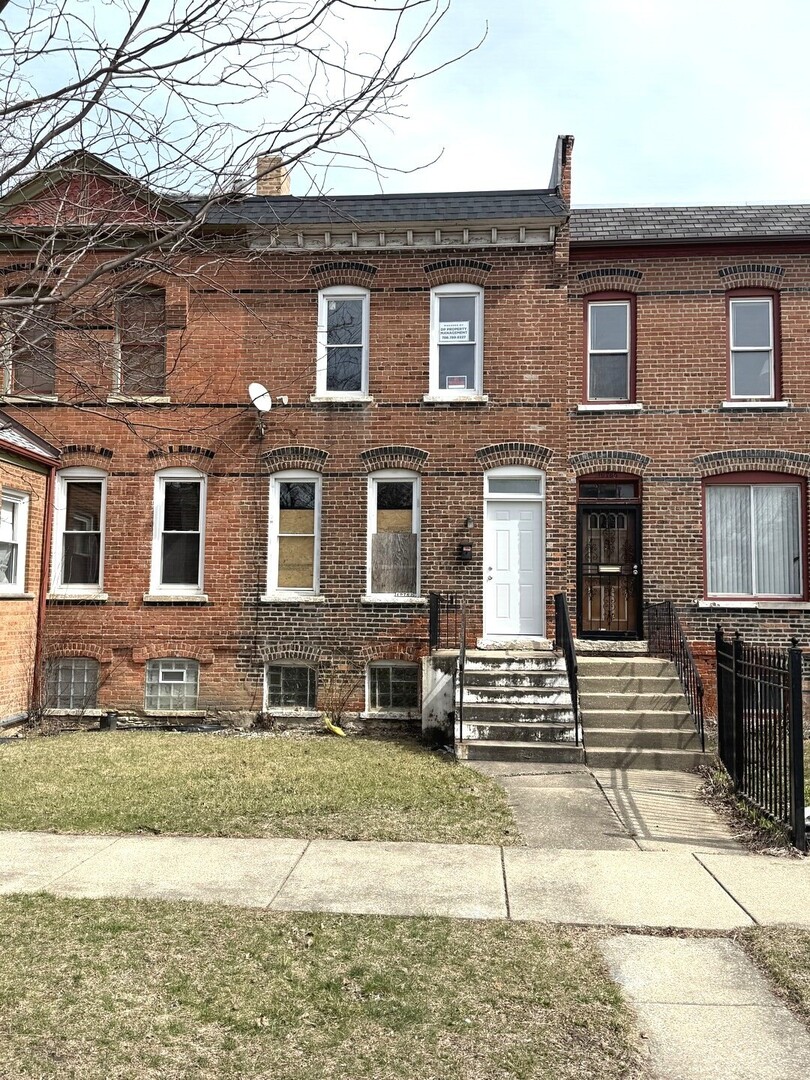 10763 S Champlain Avenue Property Photo