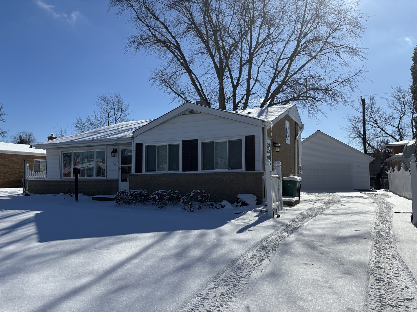 205 E Central Avenue Property Photo