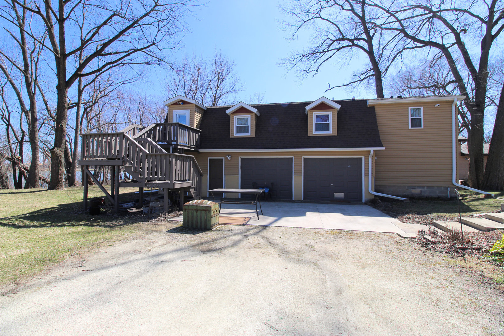 111 Real Estate Listings Main Image