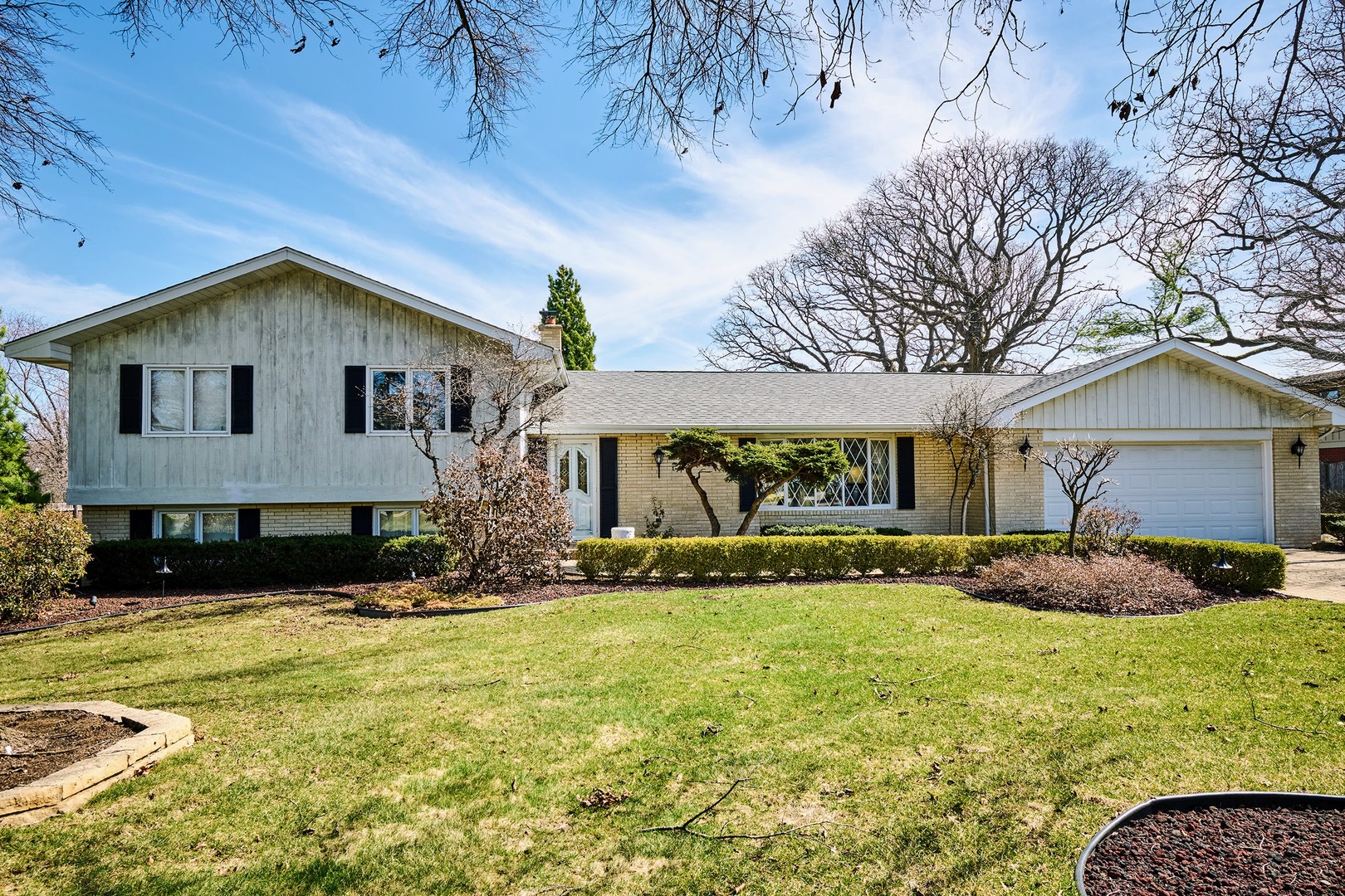 10 Clarendon Hills Rd Property Photo