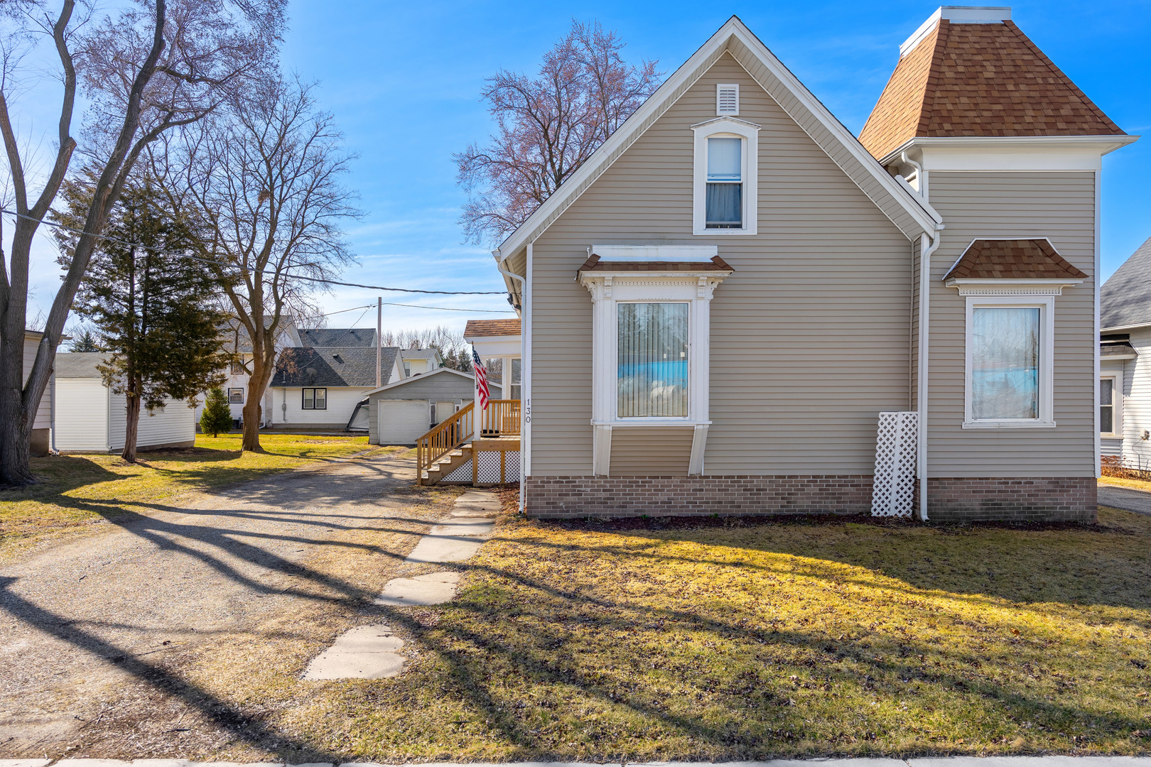 Capron Real Estate Listings Main Image