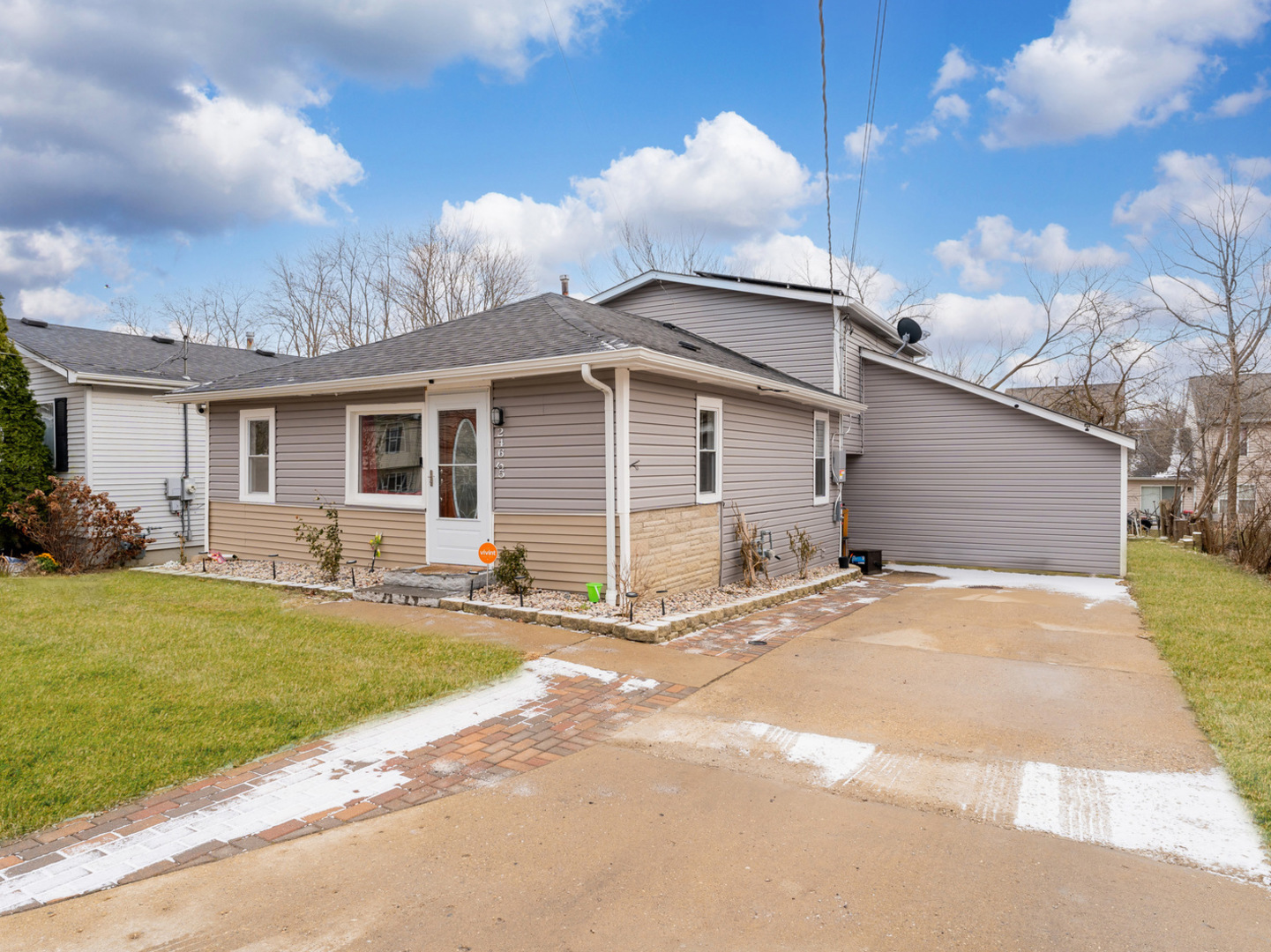24655 W Passavant Avenue Property Photo