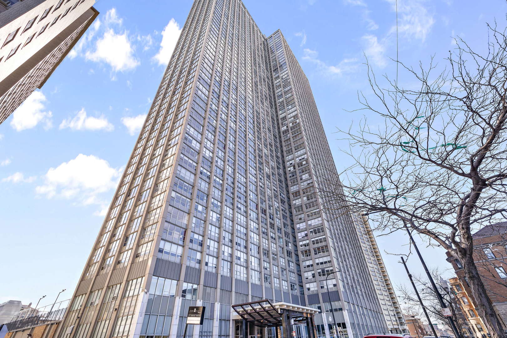 655 W Irving Park Rd Property Photo