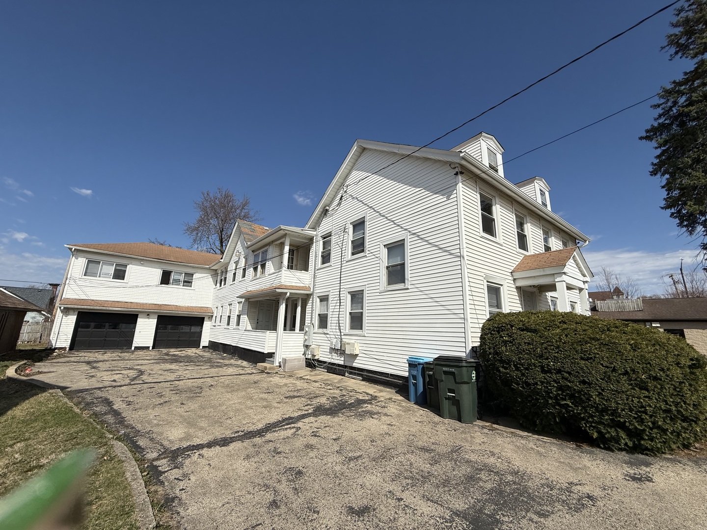 818 E New York Street Property Photo 2