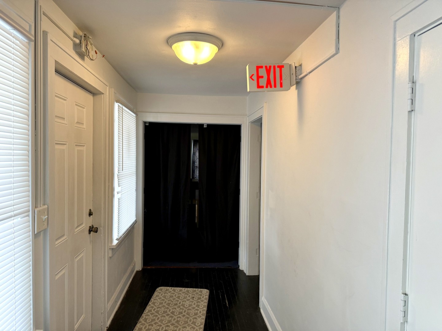 818 E New York Street Property Photo 7