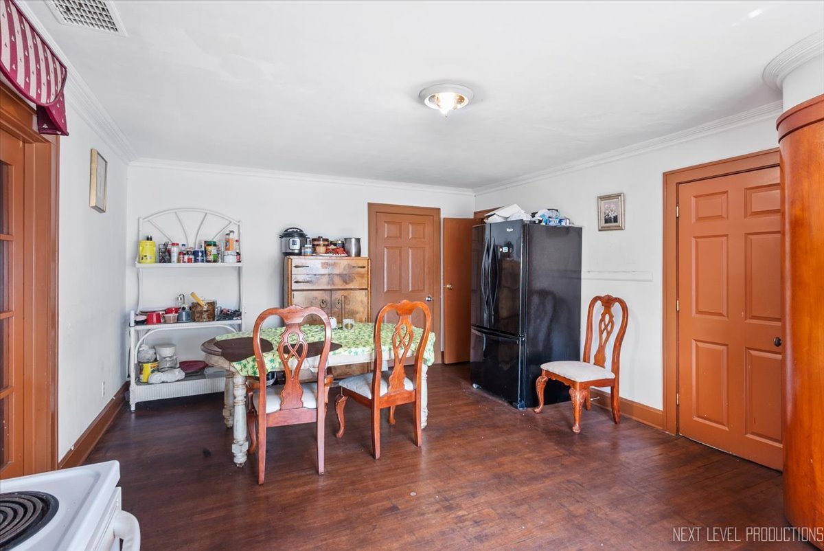 818 E New York Street Property Photo 18