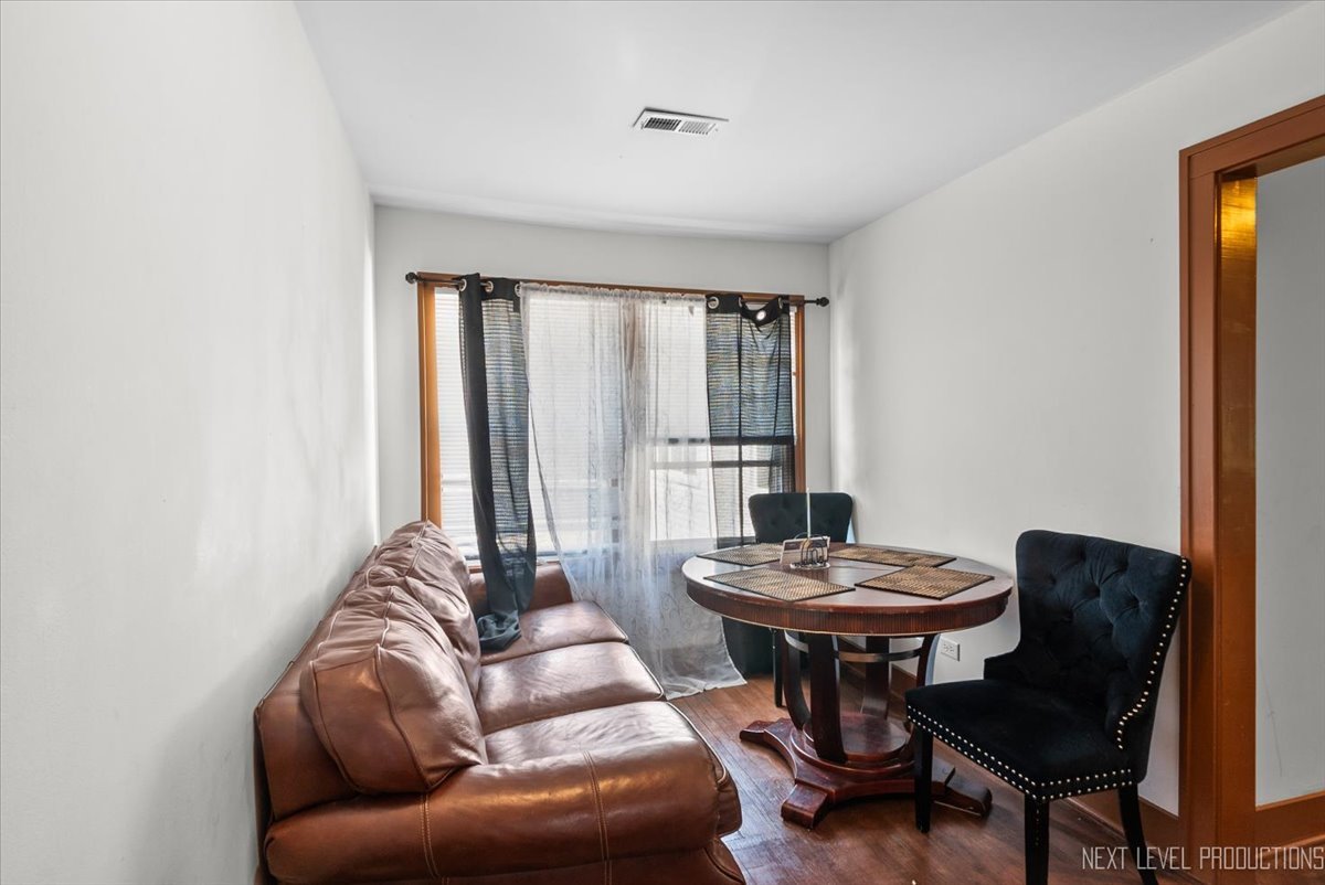 818 E New York Street Property Photo 20