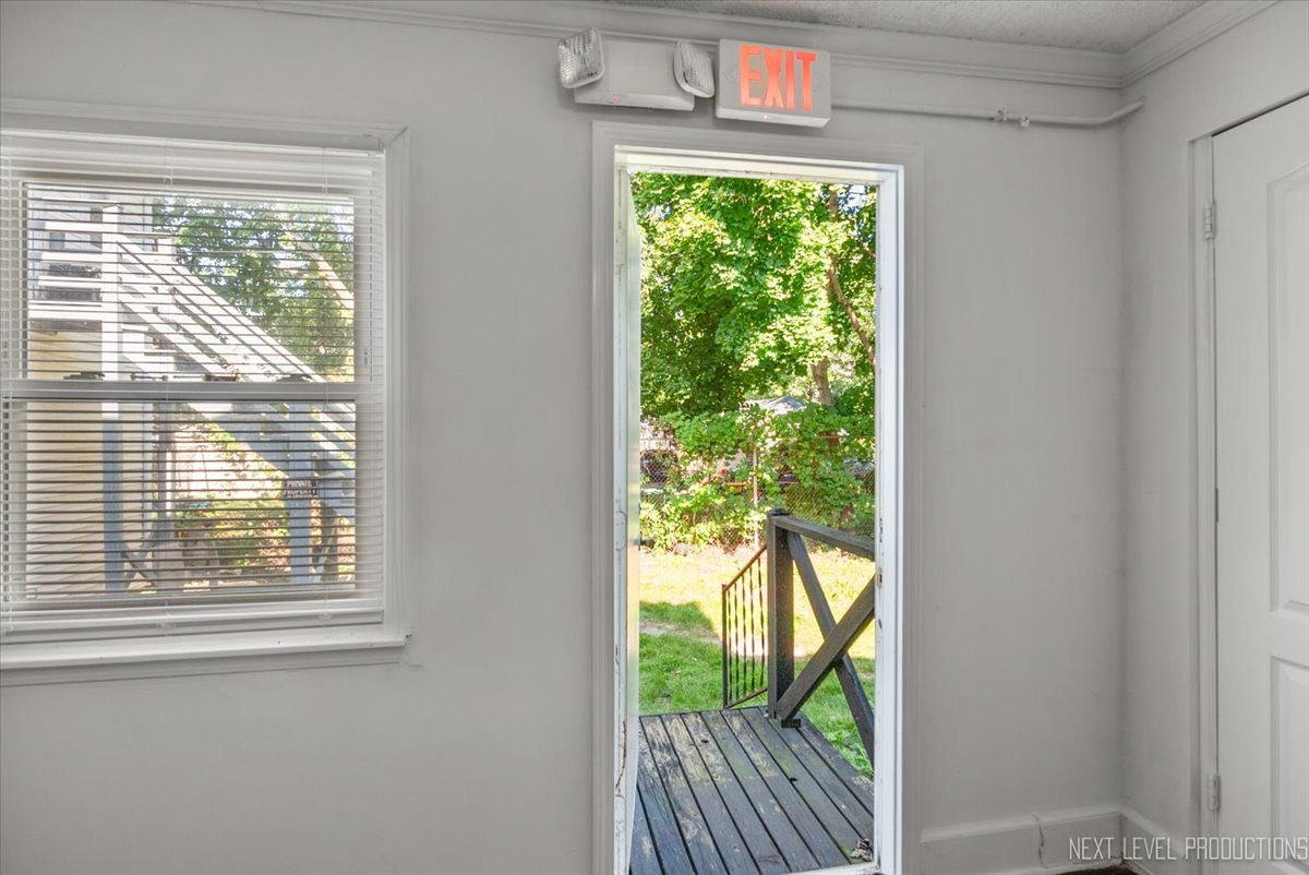 818 E New York Street Property Photo 22