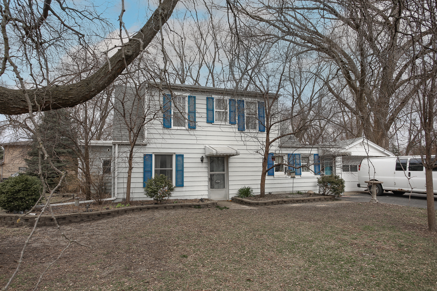 146 Real Estate Listings Main Image