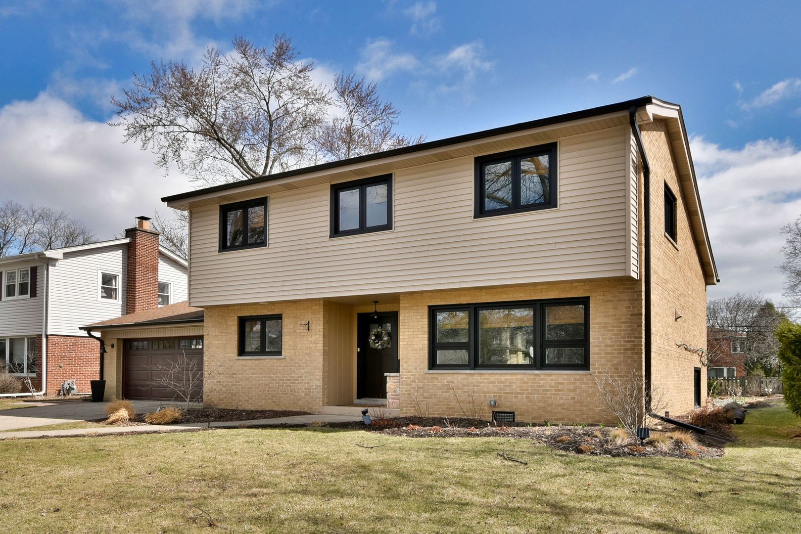 319 S Donald Avenue Property Photo 1
