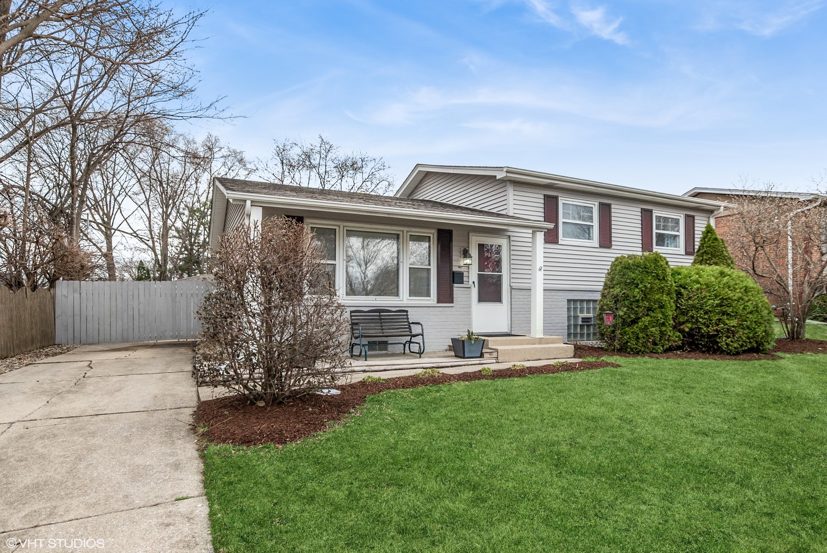 Oak Forest High School Real Estate Listings Main Image