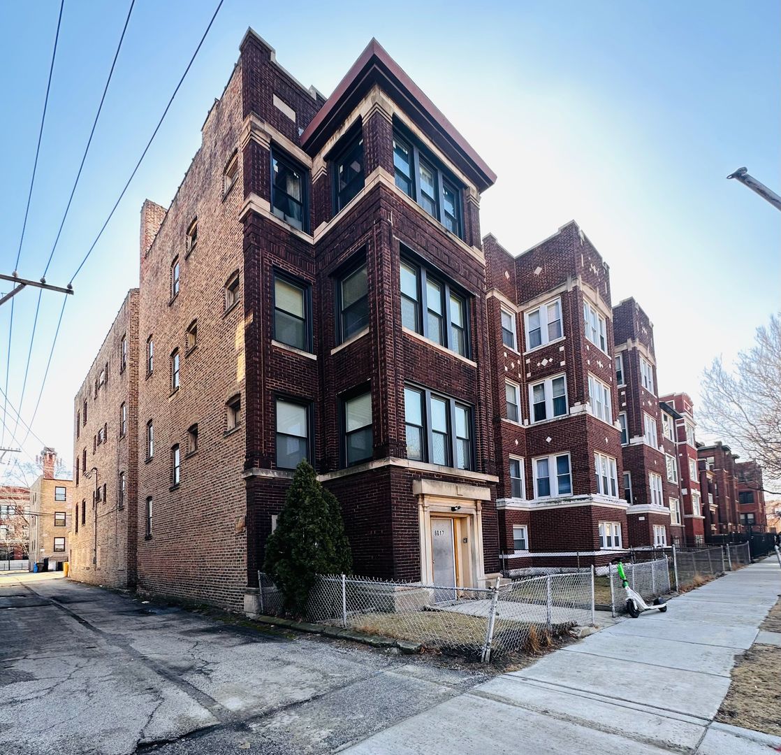 Hyde Park Career Academy Senior Real Estate Listings Main Image