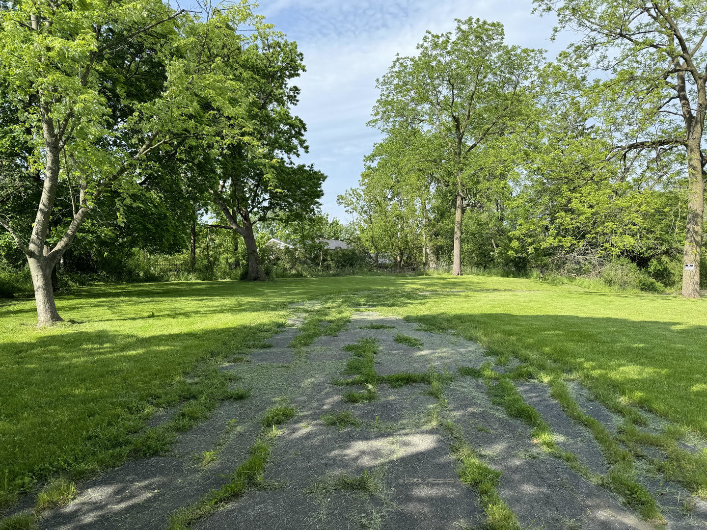 480 Saunders Road Property Photo 4