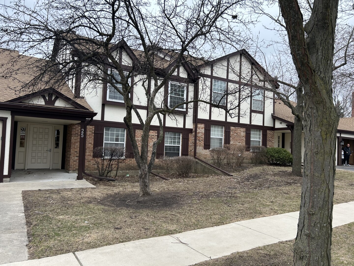 25 Illinois Avenue M1 Property Photo