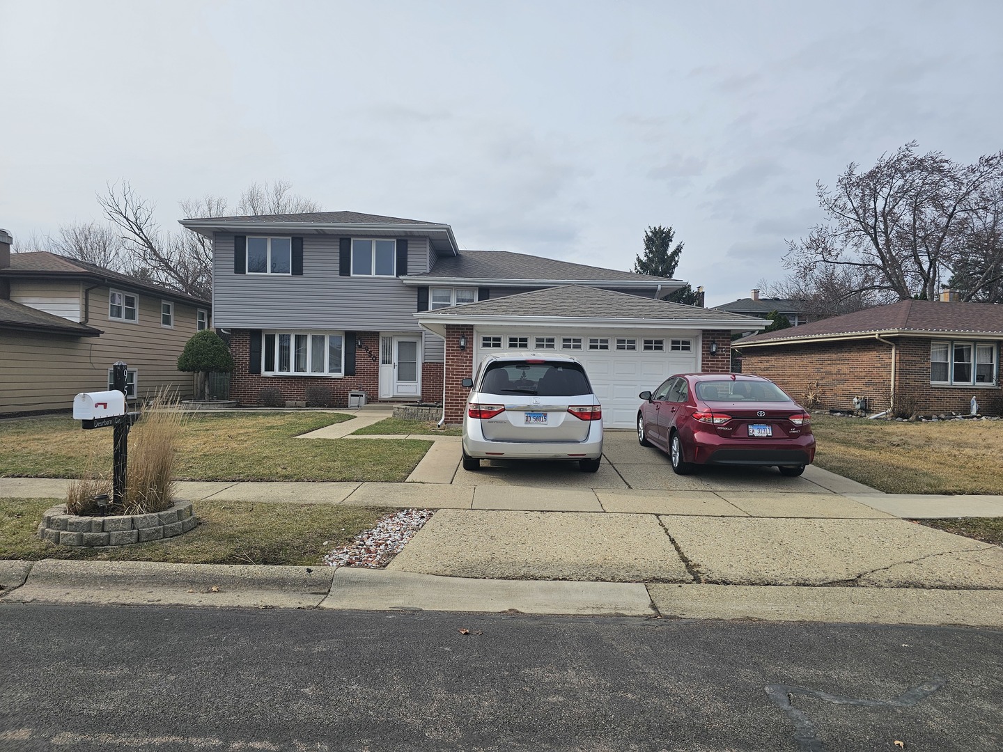 950 Dearborn Circle 3 Property Photo