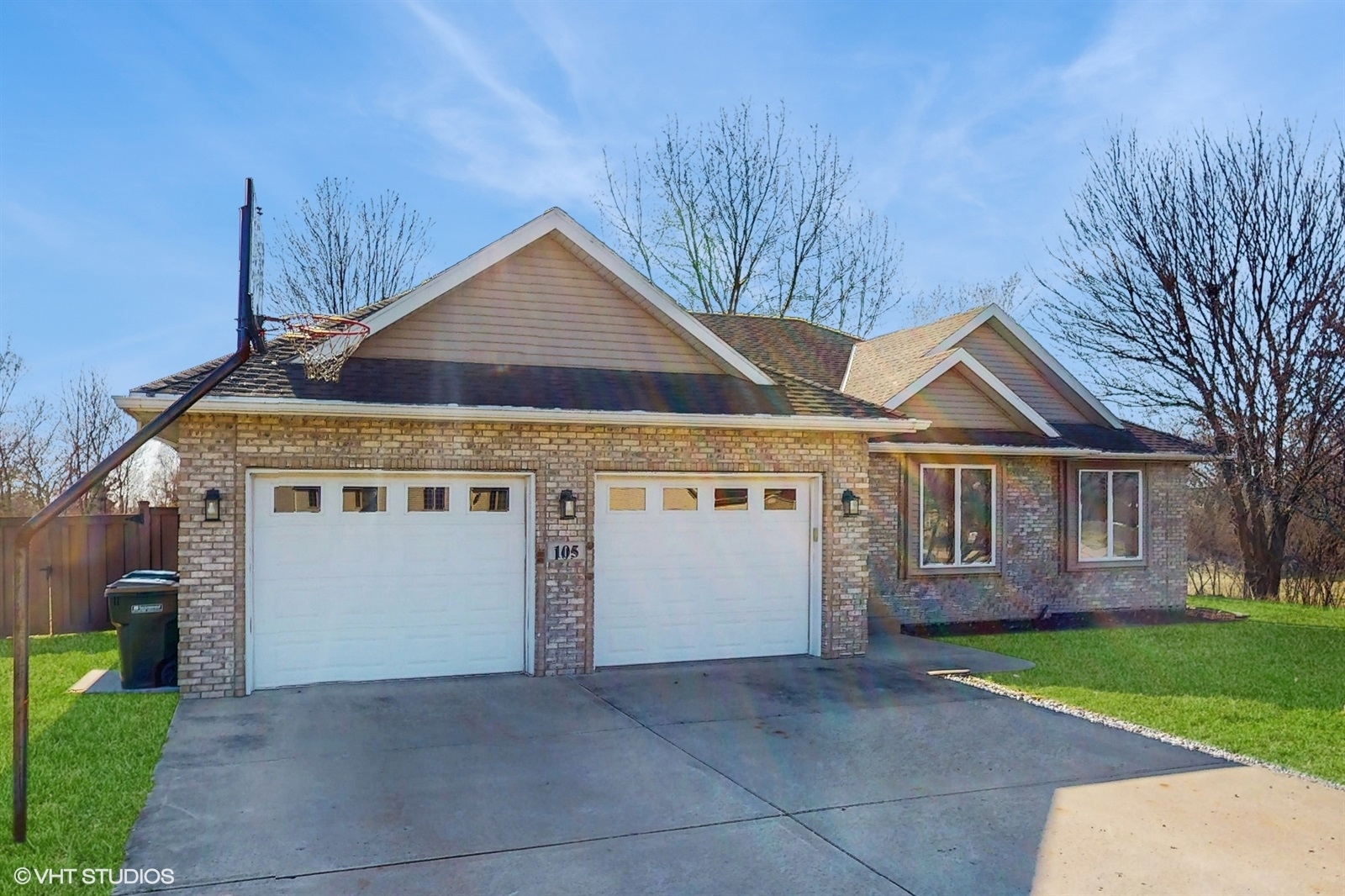 105 S Mcginty Street Property Photo