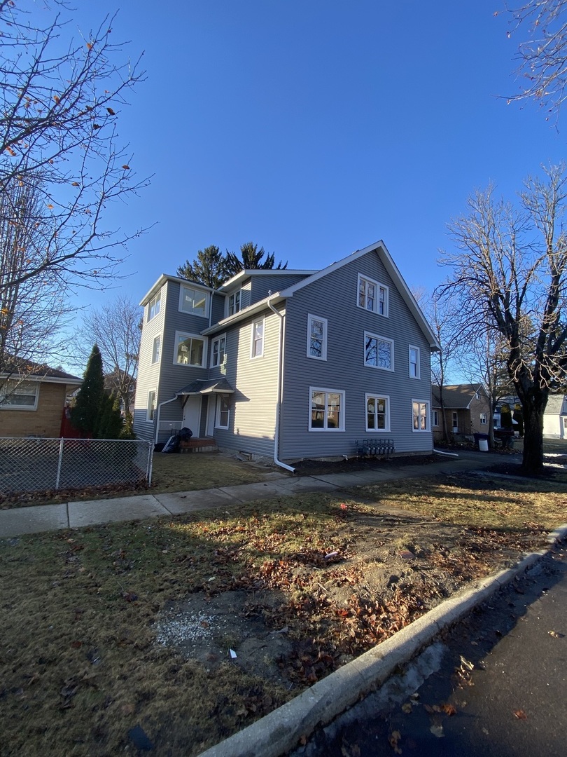 1542 Victoria Avenue 2 Property Photo