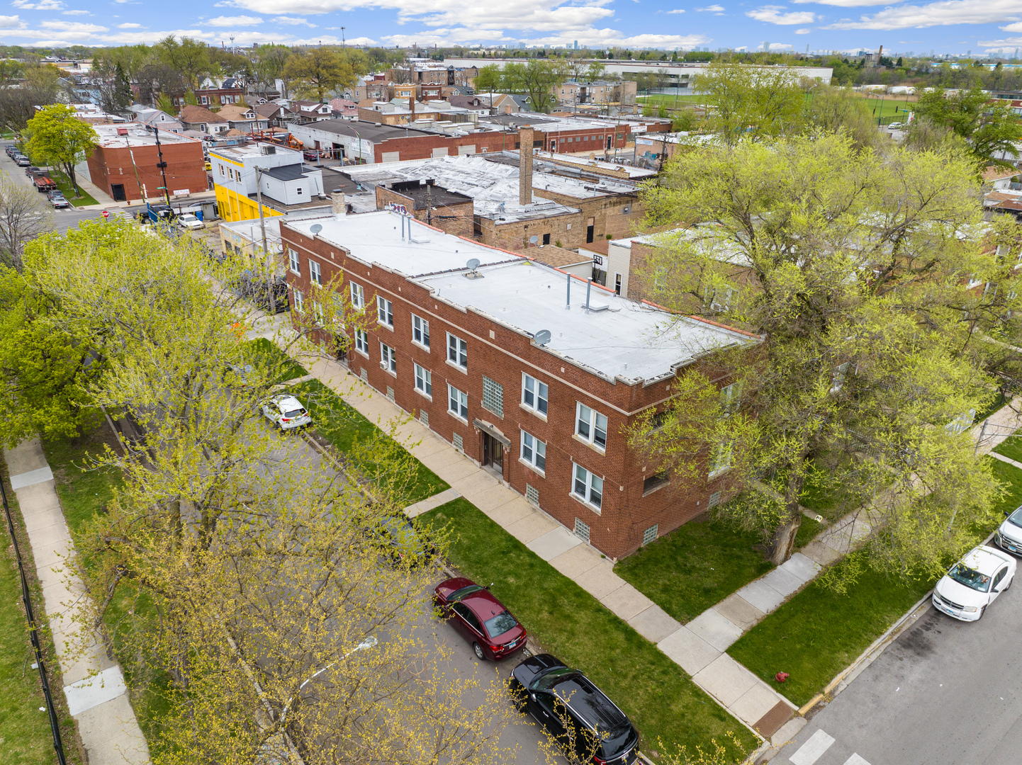 1135-1141 N Lamon Avenue Property Photo