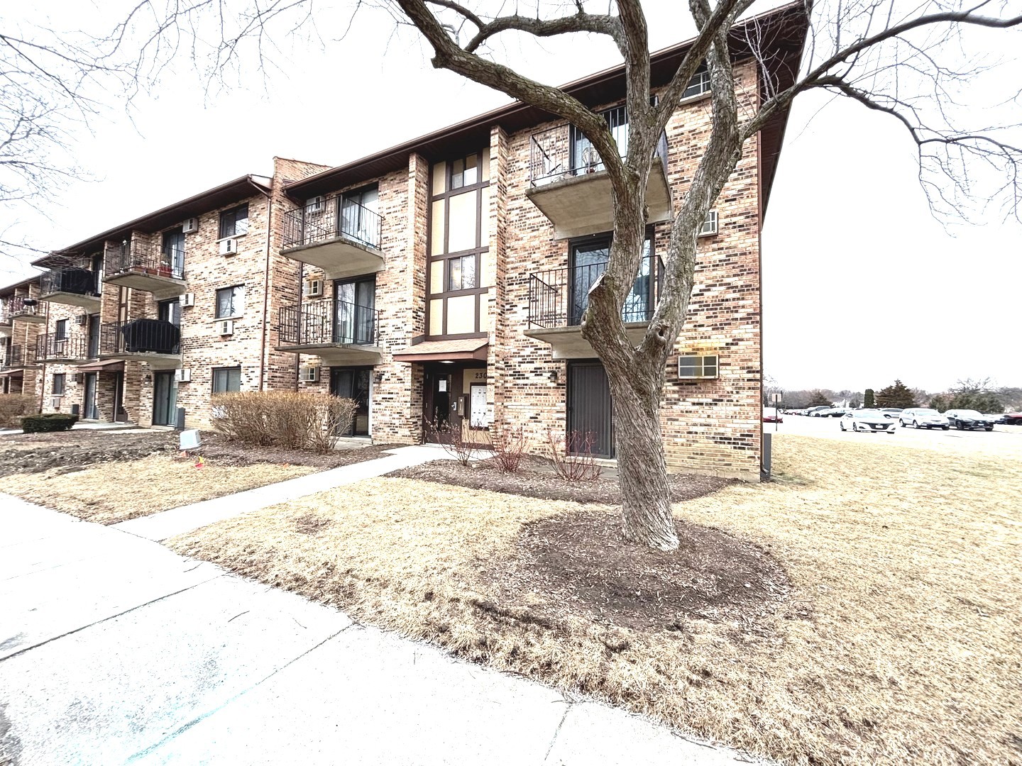 87 Real Estate Listings Main Image