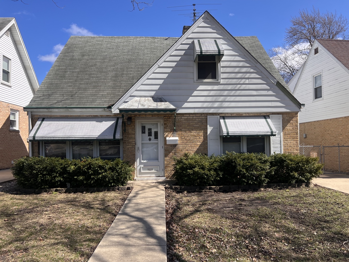 William Howard Taft High School Real Estate Listings Main Image