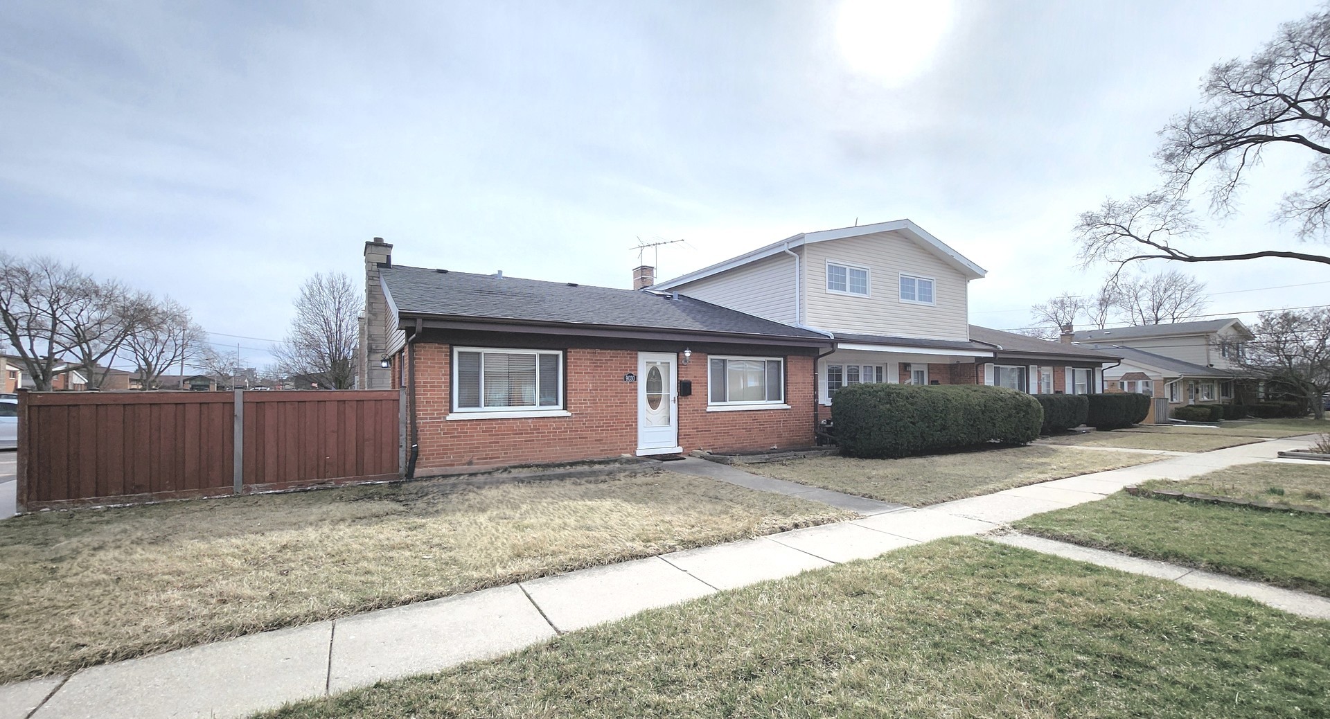 9030 N Clifton Avenue Property Photo